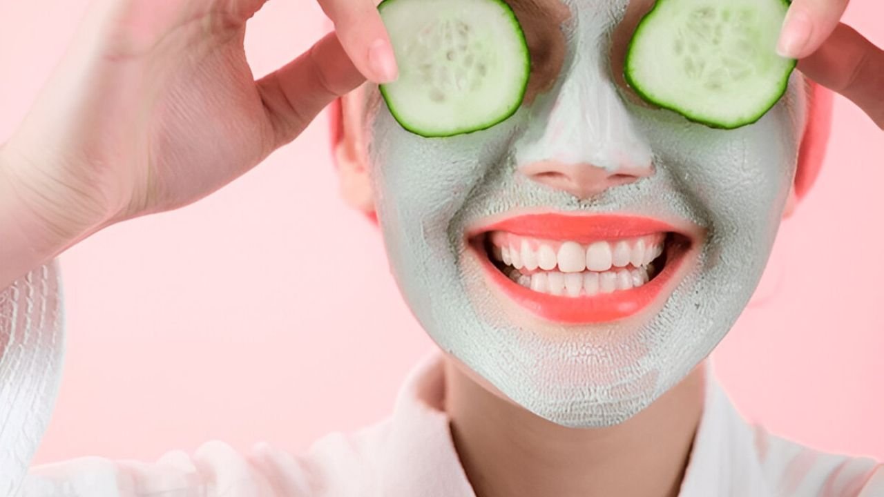 Easy Homemade Cucumber Face Mask for Oily and Dry Skin